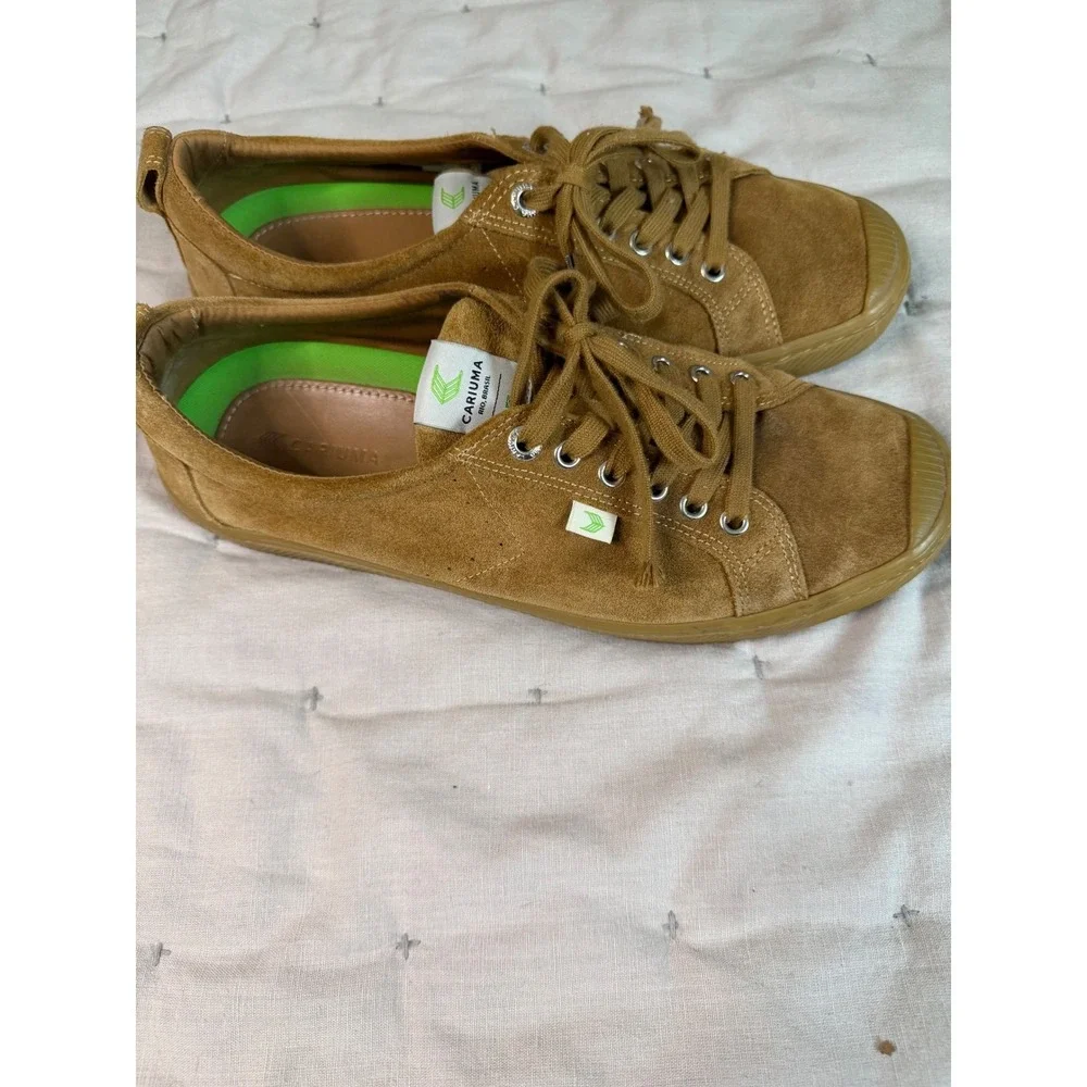 Cariuma Low Top Sneakers Unisex 11.5/13‎ Tan Suede Casual Comfort Sustainable